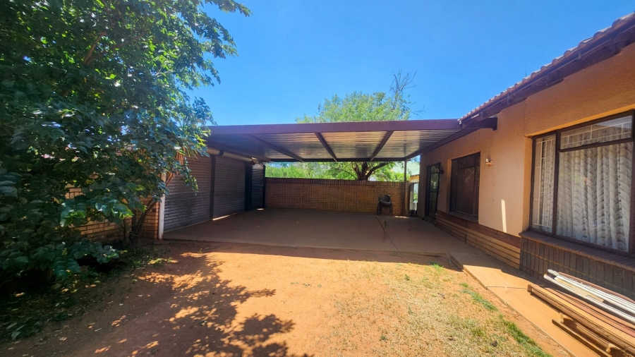 4 Bedroom Property for Sale in Stilfontein Ext 4 North West